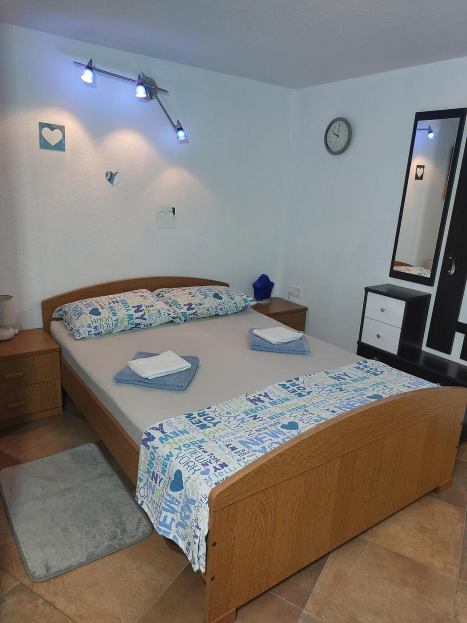 Apartmani Damir Kazija Пакоштане Екстер'єр фото